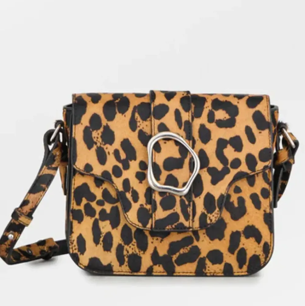 BECK SÖNDERGAARD Leopa Leather Iris Bucket Bag Black