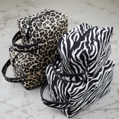 BLACK COLOUR Makeup Bag Leo