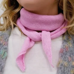 BLACK COLOUR Triangle Knitted Scarf Pink