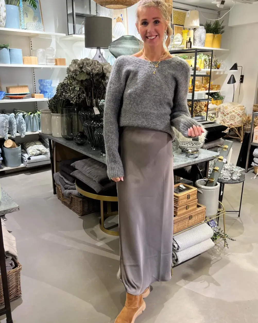 NEO NOIR Vicky Heavy Sateen Skirt Warm Grey