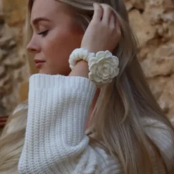 O'TAY Small Scrunchie Flower Off White