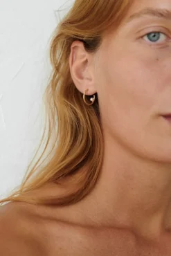 PERNILLE CORYDON Pearl Globe Hoops (guld/sølv)