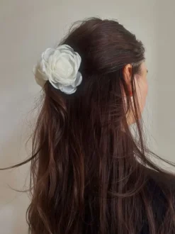 PICO COPENHAGEN Organza Flower Claw Sort