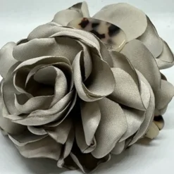 PLISSÉ COPENHAGEN Flower Hair Clamp Grey